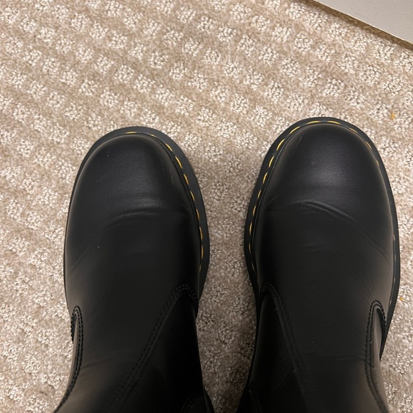 Vegan Dr. Martens Chelsea Boot - Picture 4 of 7